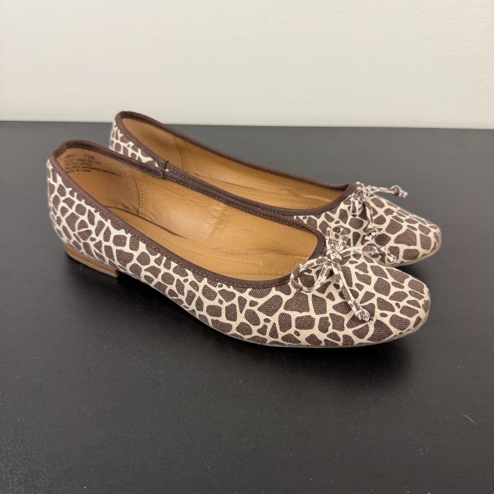 Baretraps Emery Ballet Flats Women's 7.5M Brown Giraffe Print Slip On Casual
